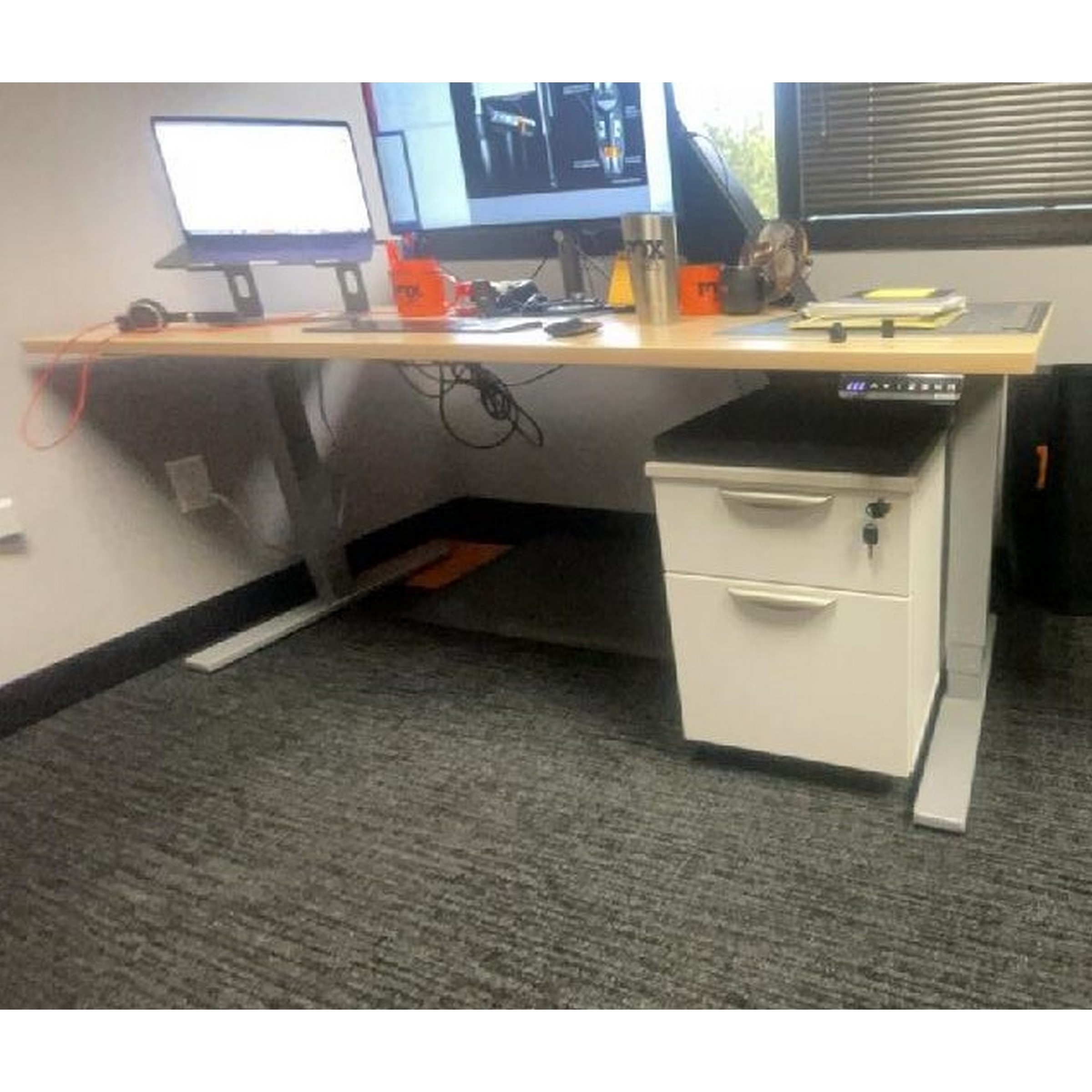 Height Adjustable Table-with Pedestal